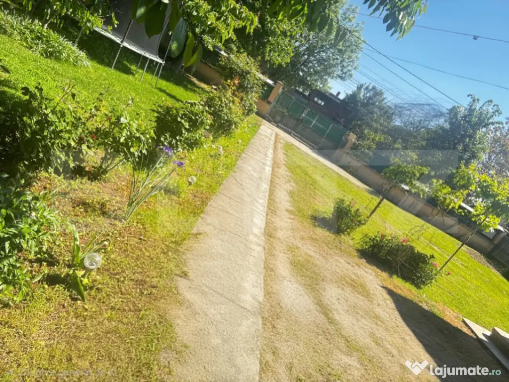 Oază de Liniște în Inima Orașului: Proprietate Exclusivi