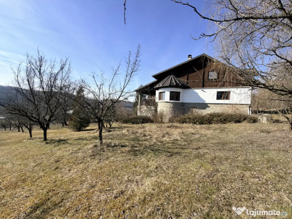 Refugiu Exclusivist Prahova Casa cu 5.2 ha, Panoramă Pârâ