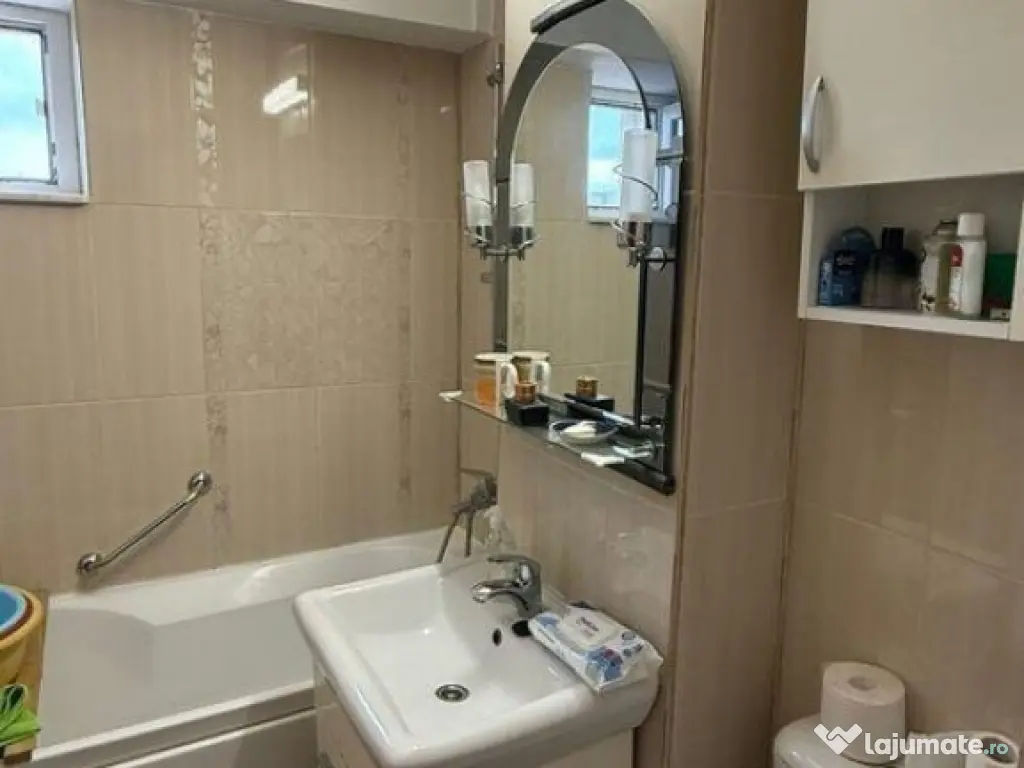 Casa de Cultura, decomandat, 2 camere, 61mp, gaze, mobilat 