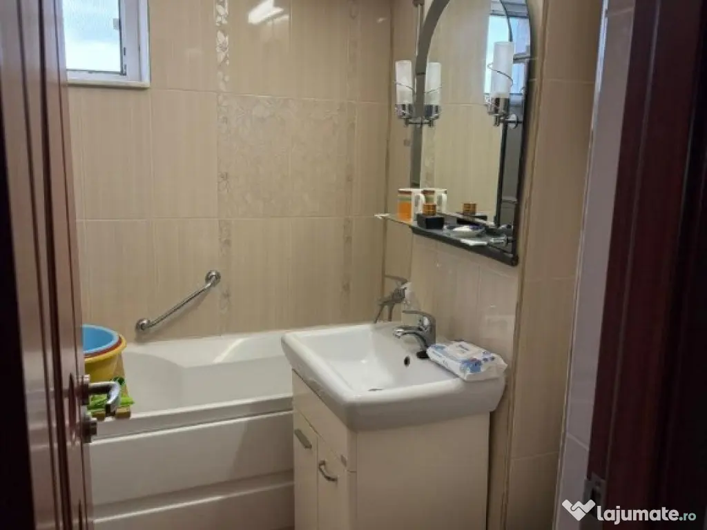 Casa de Cultura, decomandat, 2 camere, 61mp, gaze, mobilat 