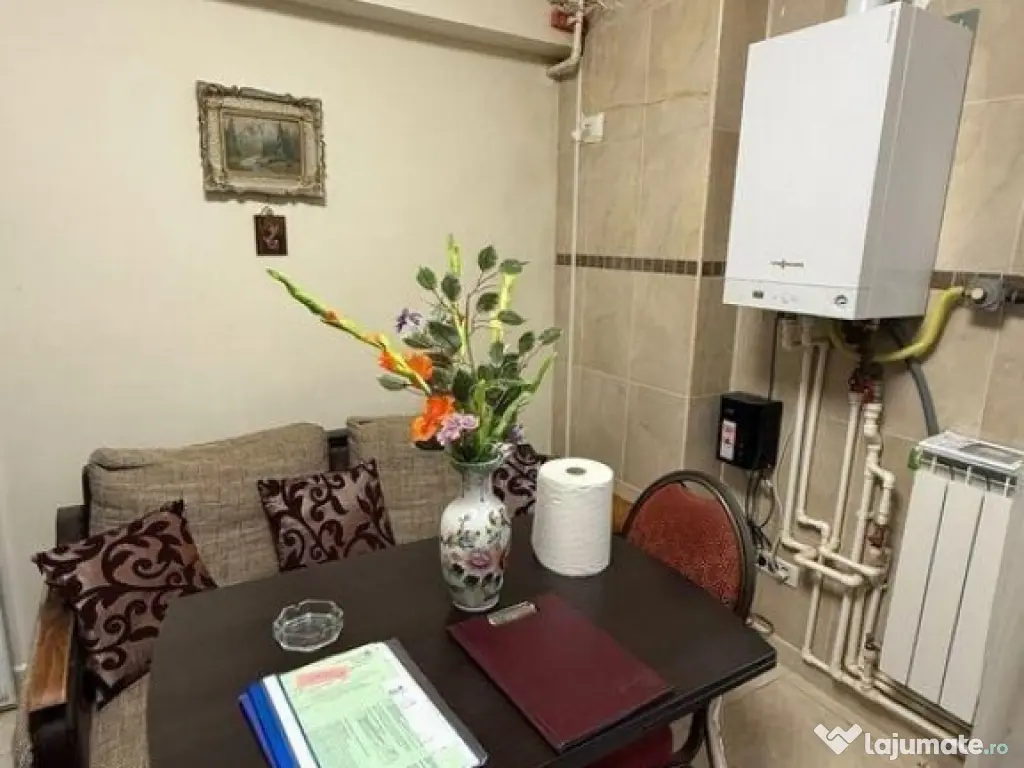 Casa de Cultura, decomandat, 2 camere, 61mp, gaze, mobilat 