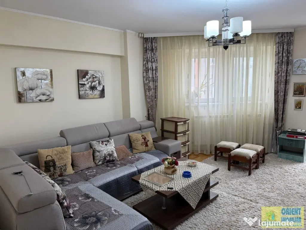 Casa de Cultura, decomandat, 2 camere, 61mp, gaze, mobilat 