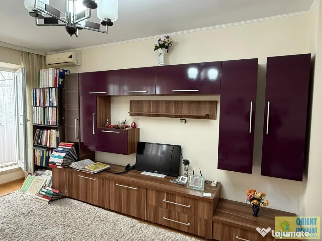 Casa de Cultura, decomandat, 2 camere, 61mp, gaze, mobilat 