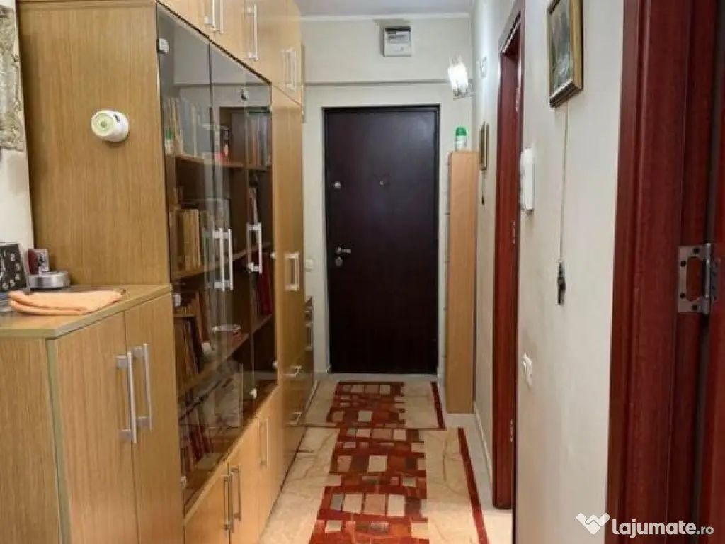 Casa de Cultura, decomandat, 2 camere, 61mp, gaze, mobilat 