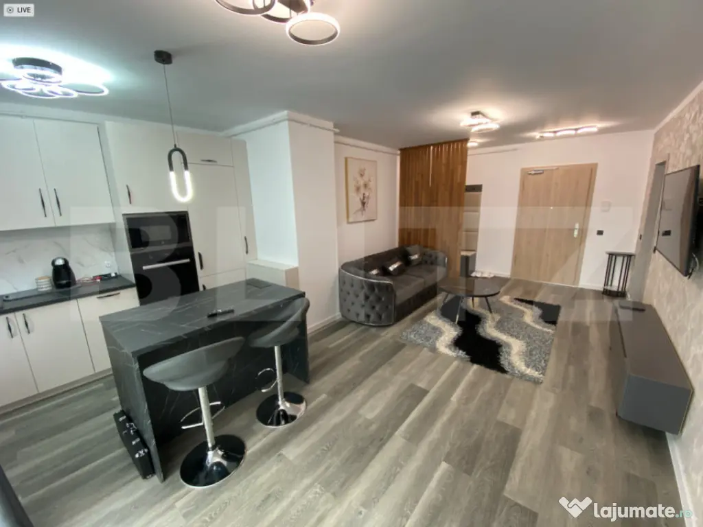 Apartament 2 camere, ultrafinisat, la cheie, etaj intermedia 