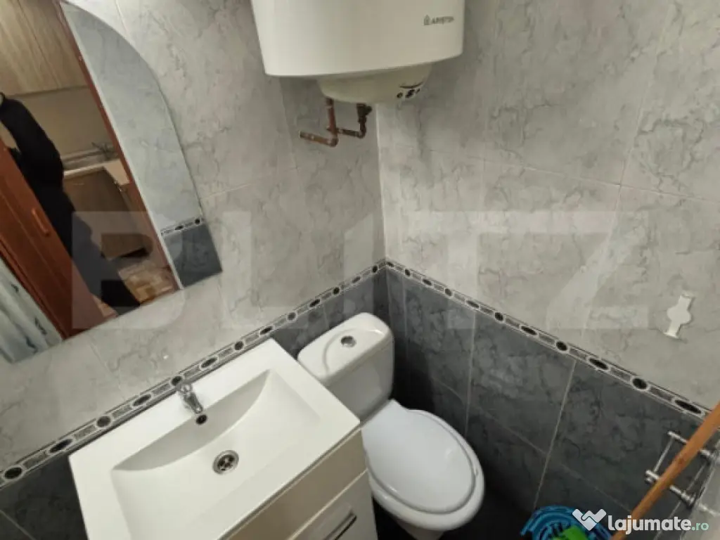 Cameră de cămin cu baie și bucătărie proprie