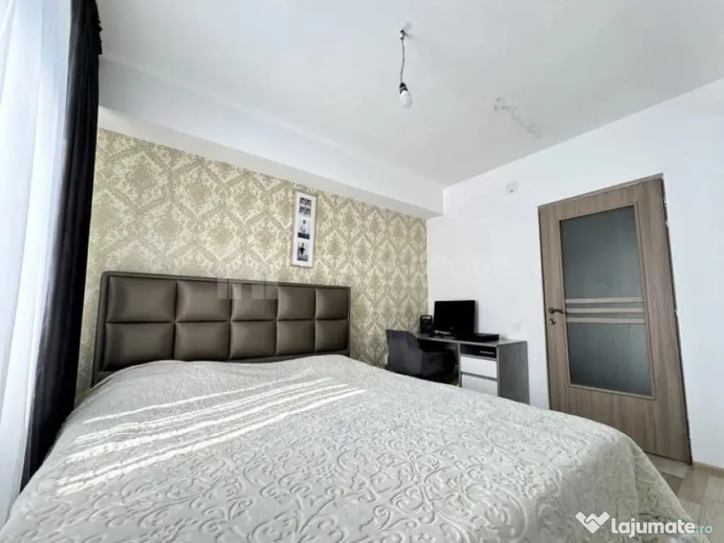 Apartament de 3 camere zona TRACTORUL