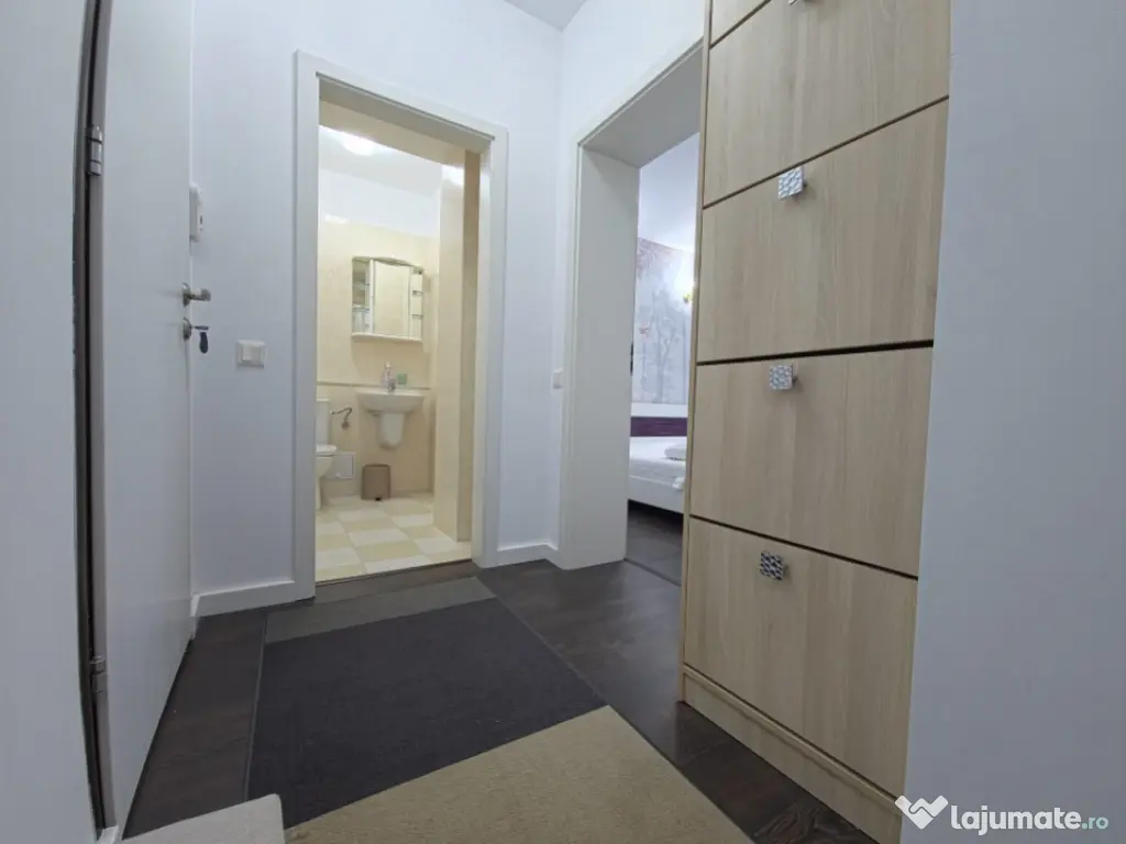 Centru Neversea apartament 3 camere decomandat vedere mare