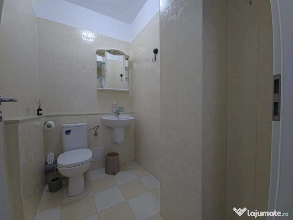 Centru Neversea apartament 3 camere decomandat vedere mare