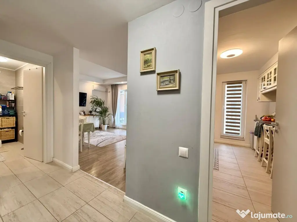 COSMOPOLIS - Apartament 3 camere spatios, vedere piscina 