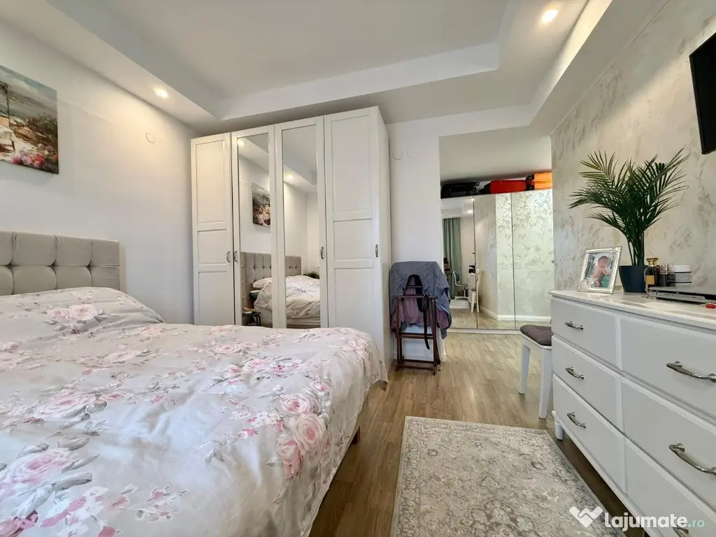 COSMOPOLIS - Apartament 3 camere spatios, vedere piscina 