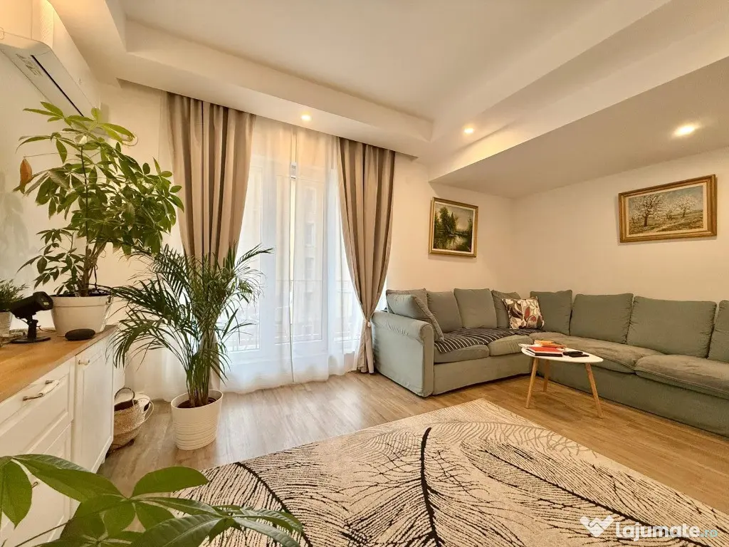 COSMOPOLIS - Apartament 3 camere spatios, vedere piscina 