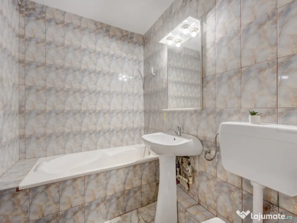 Berceni, Emil Racovita, Al. Moldovita, Parcare ADP, Mobilat 