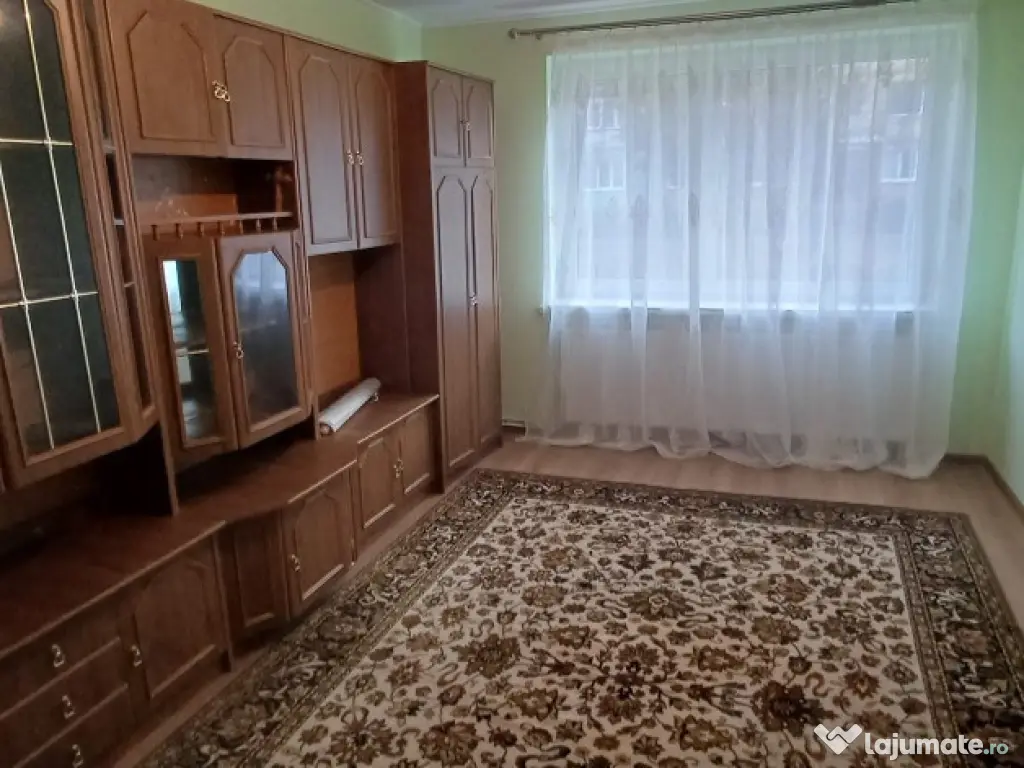 P.Dulfu, 3 camere, parter, beci si garaj