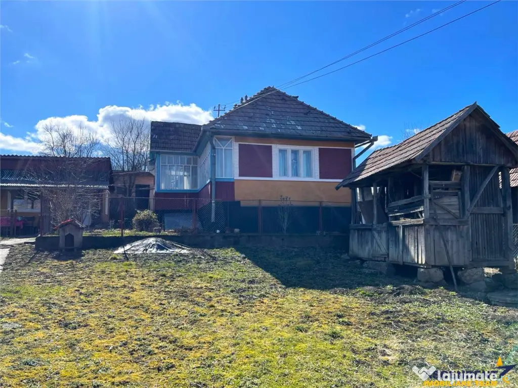 TUR 3D! Locuinta traditionala 4300 mp teren,pomicultura,an 