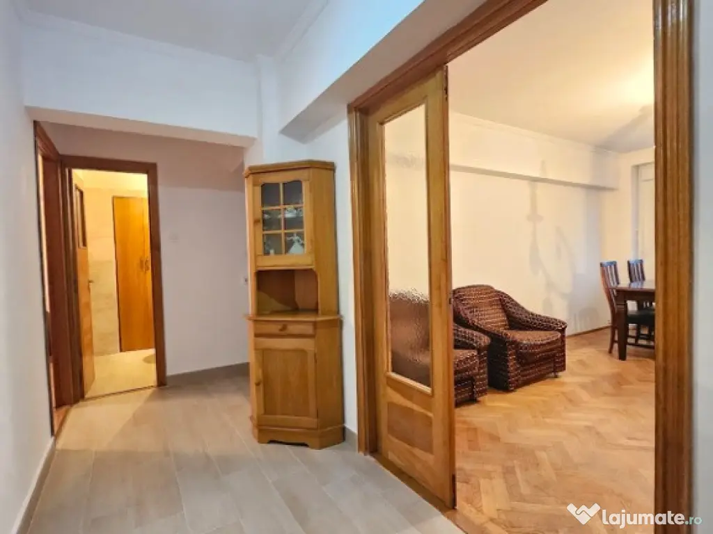 Ap 3 cam ultracentral, langa BCR, 146000 EURO 