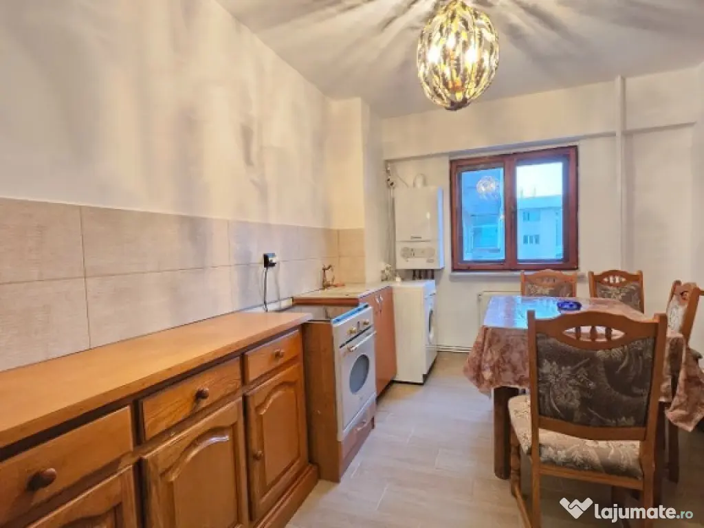 Ap 3 cam ultracentral, langa BCR, 146000 EURO 