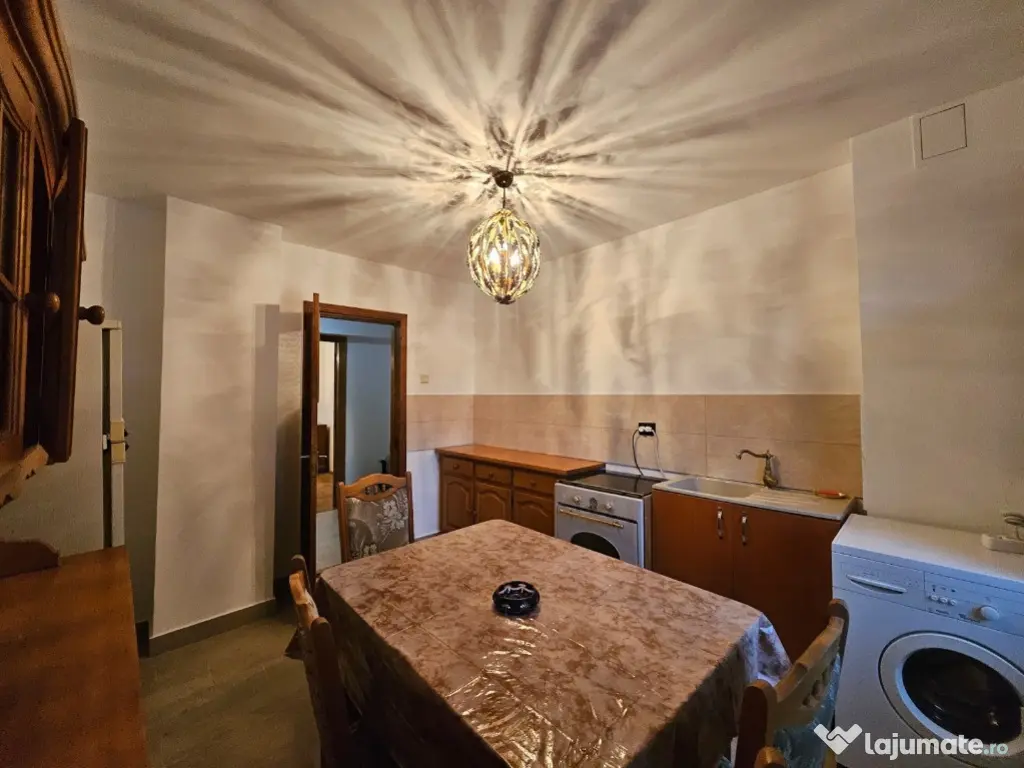 Ap 3 cam ultracentral, langa BCR, 146000 EURO 