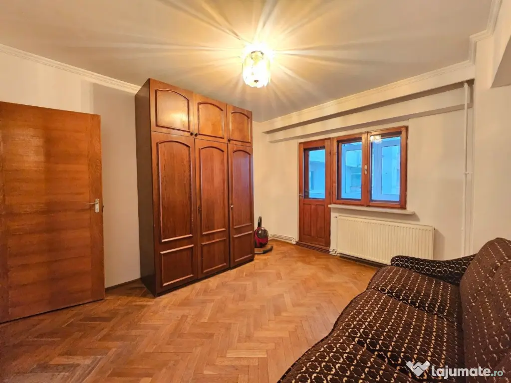 Ap 3 cam ultracentral, langa BCR, 146000 EURO 