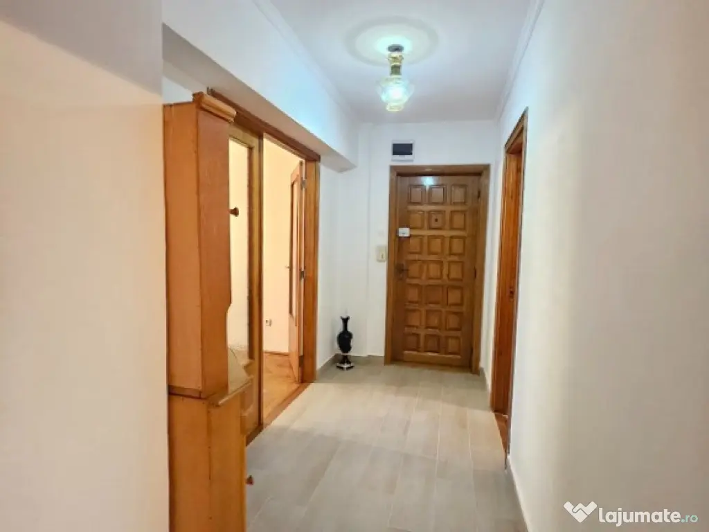Ap 3 cam ultracentral, langa BCR, 146000 EURO 