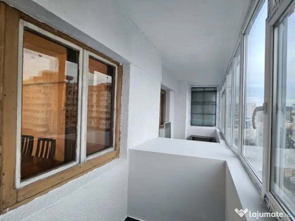 Ap 3 cam ultracentral, langa BCR, 146000 EURO 