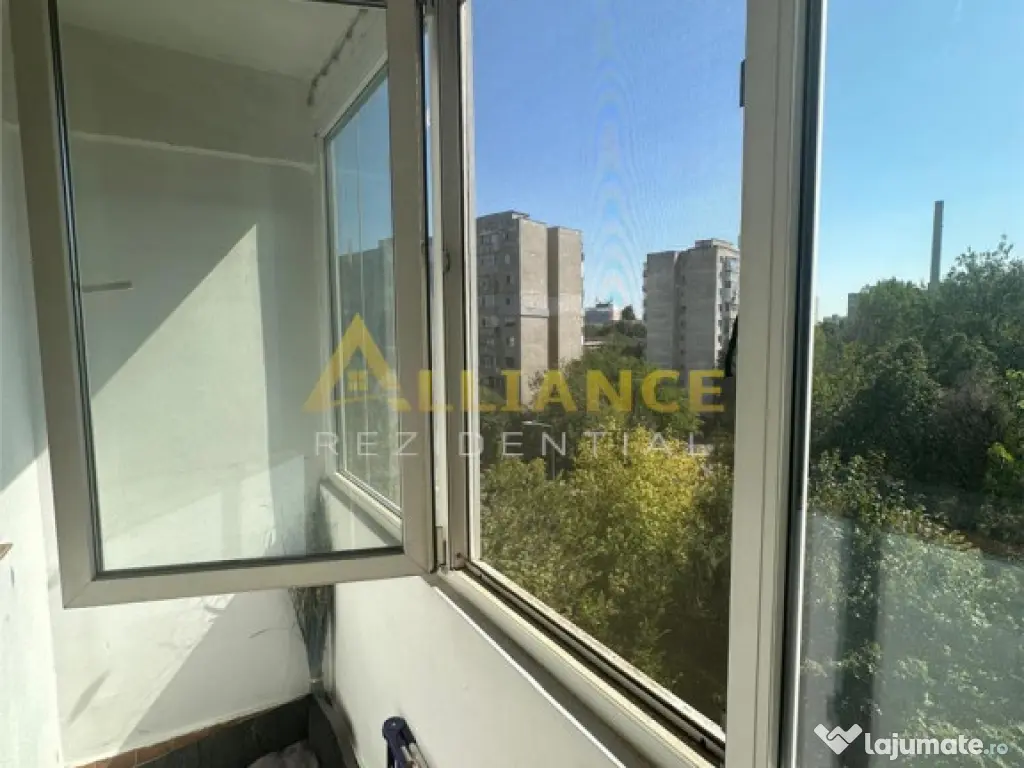 Apartament 3 camere decomandat etaj 5 cu balcon langa Branco 