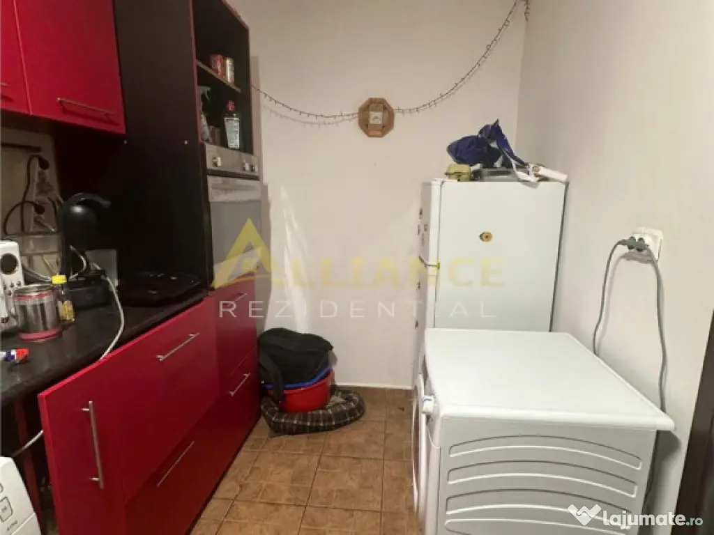 Apartament 3 camere decomandat etaj 5 cu balcon langa Branco 