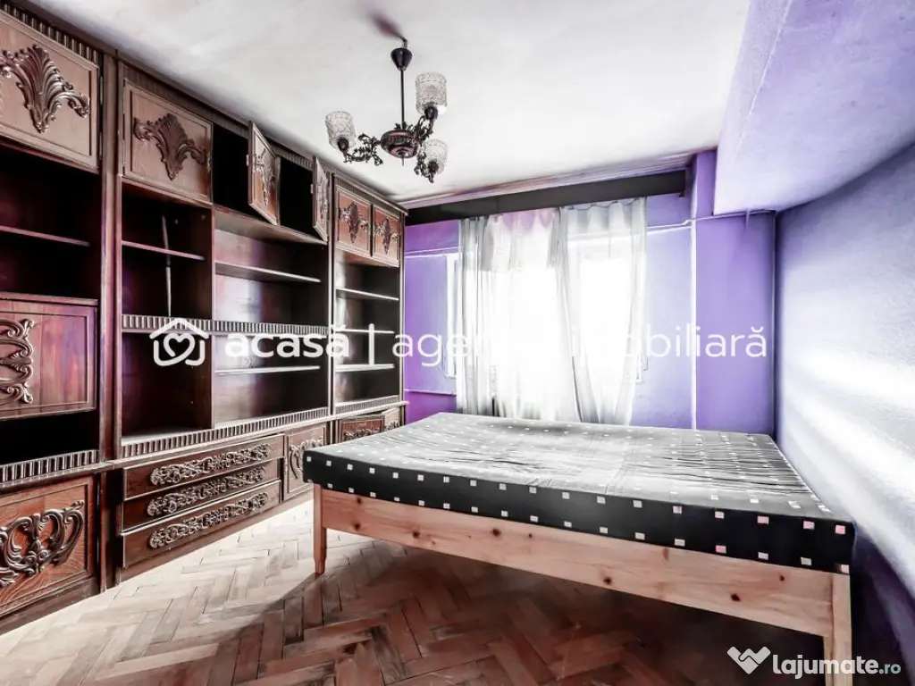 Apartament spatios in centrul orasului Chisineu Cris 