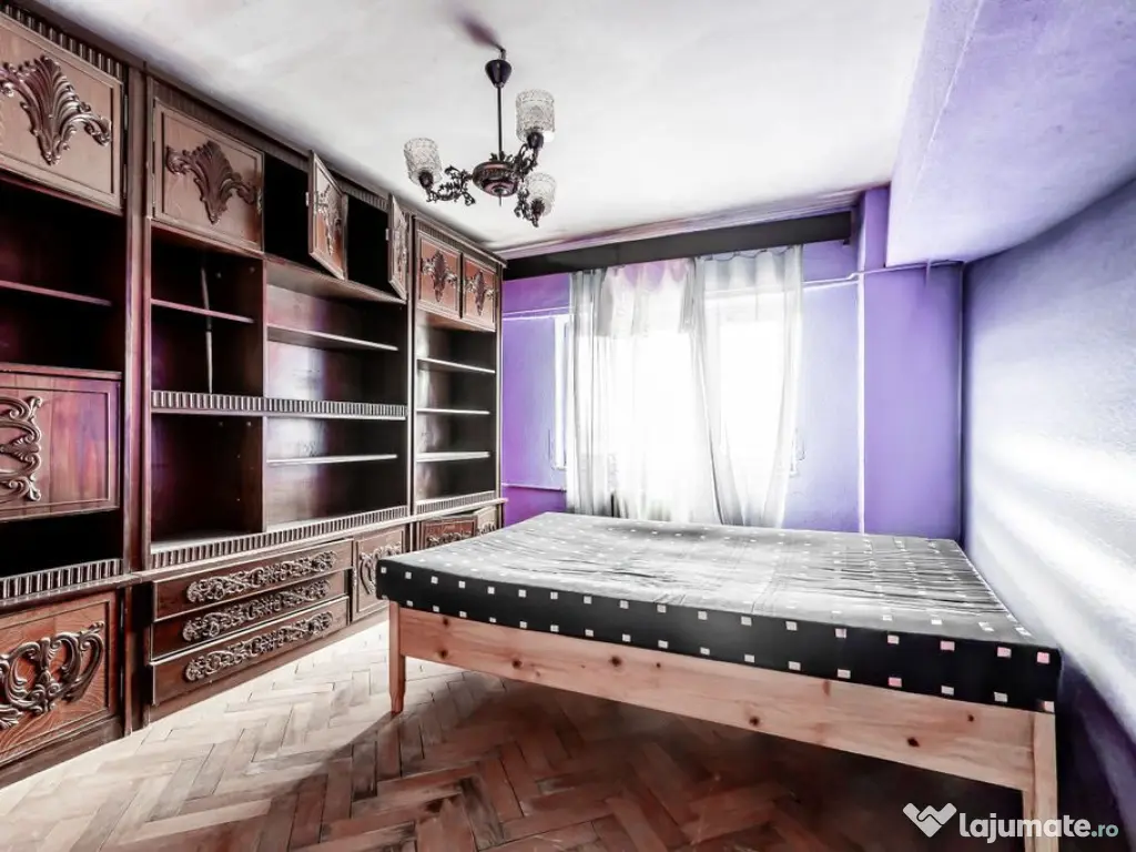 Apartament spatios in centrul orasului Chisineu Cris 