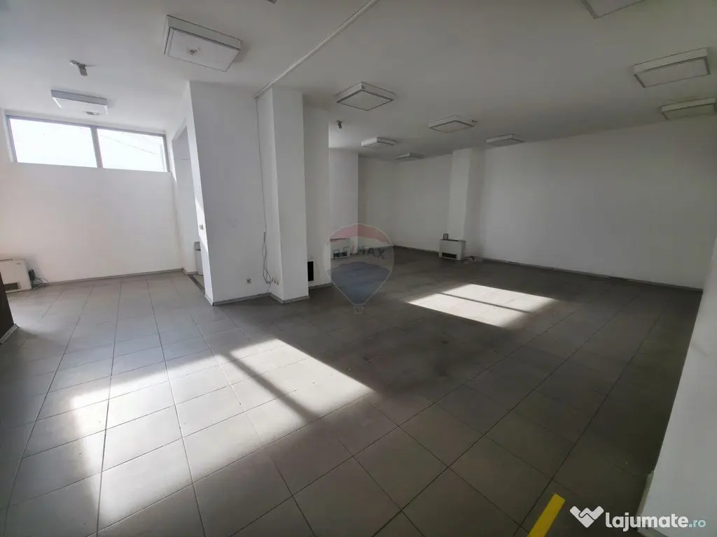Spațiu comercial de 828 mp de vânzare în zona 1 Mai 