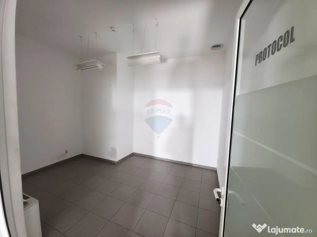 Spațiu comercial de 828 mp de vânzare în zona 1 Mai 