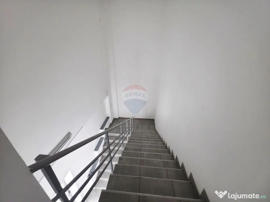 Spațiu comercial de 828 mp de vânzare în zona 1 Mai 