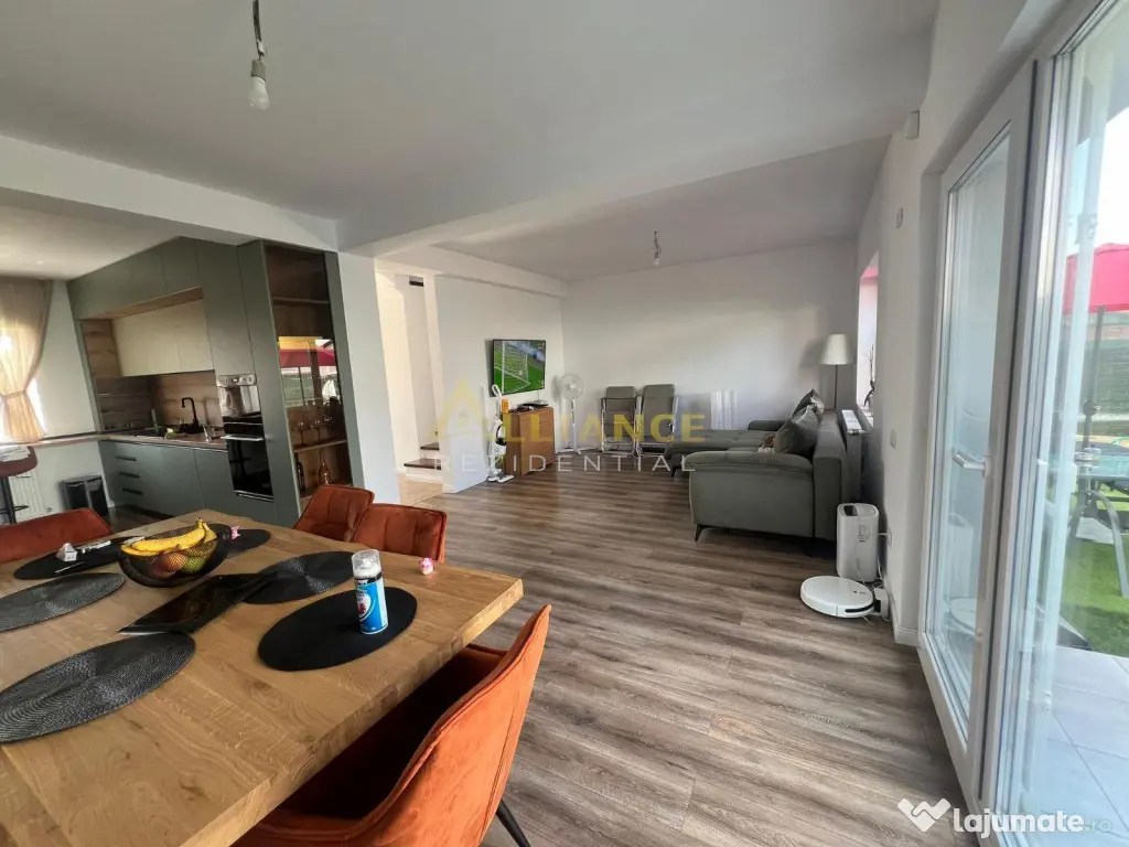 4 camere 2 bai teren 217mp 