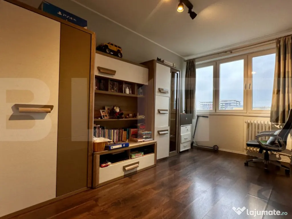 Apartament 4 camere, 2 bai, decebal, etaj intermediar 