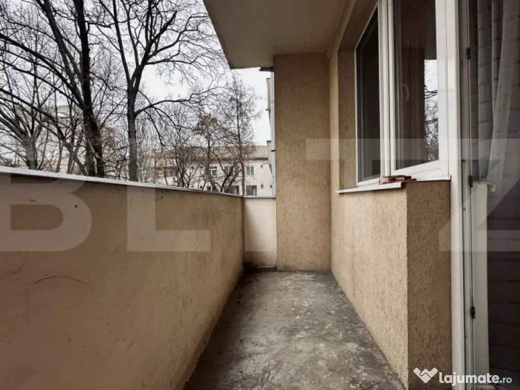 Apartament 4 camere, 2 bai, decebal, etaj intermediar 