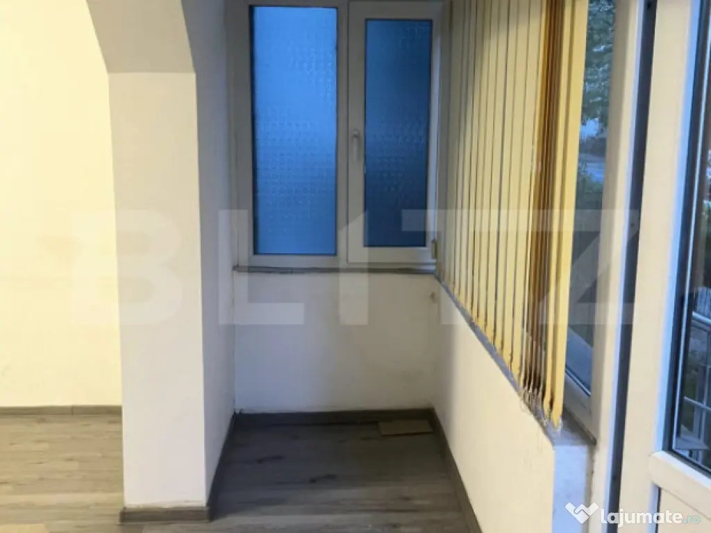 Spatiu comercial, 56 mp, parter, stradal, zona Craiovita-Ele