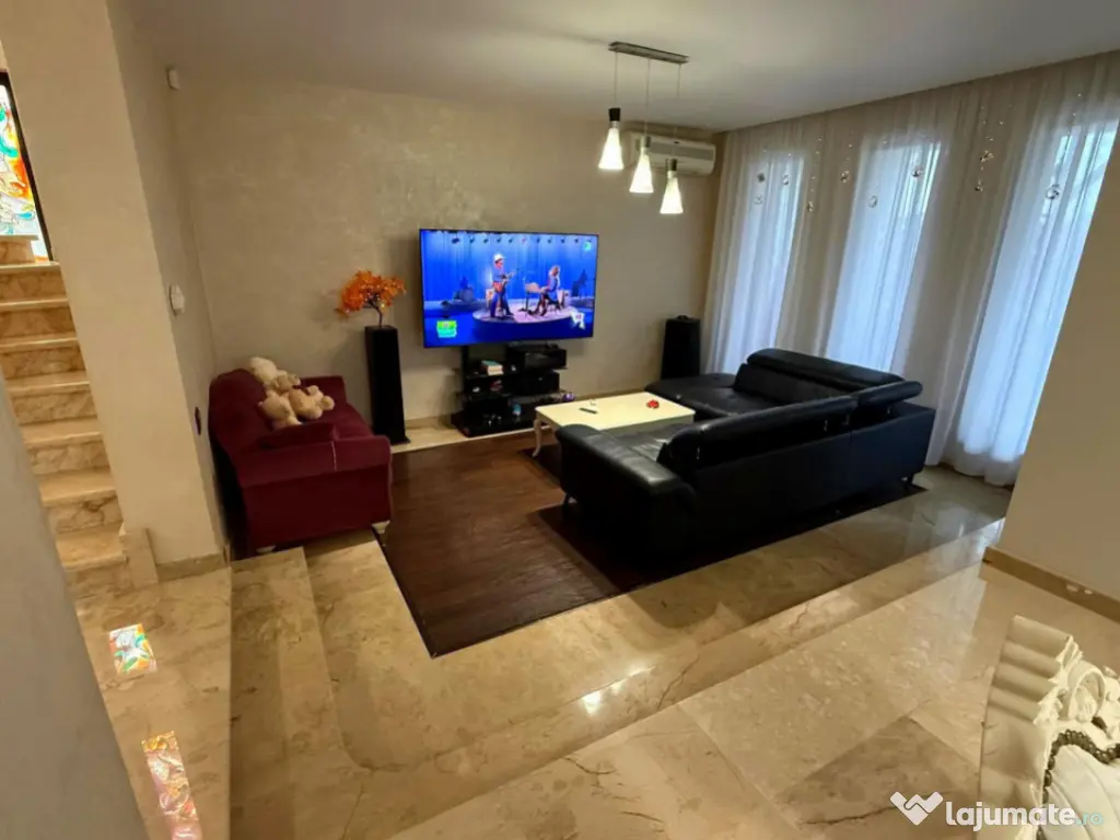 Vilă exclusivistă cu livadă privată și jacuzzi exterior 