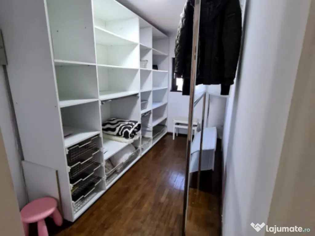 Vilă exclusivistă cu livadă privată și jacuzzi exterior 