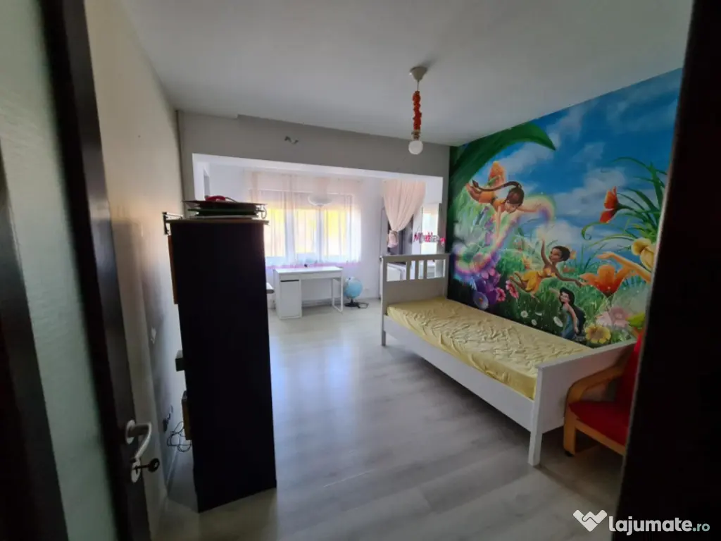 Vilă exclusivistă cu livadă privată și jacuzzi exterior 