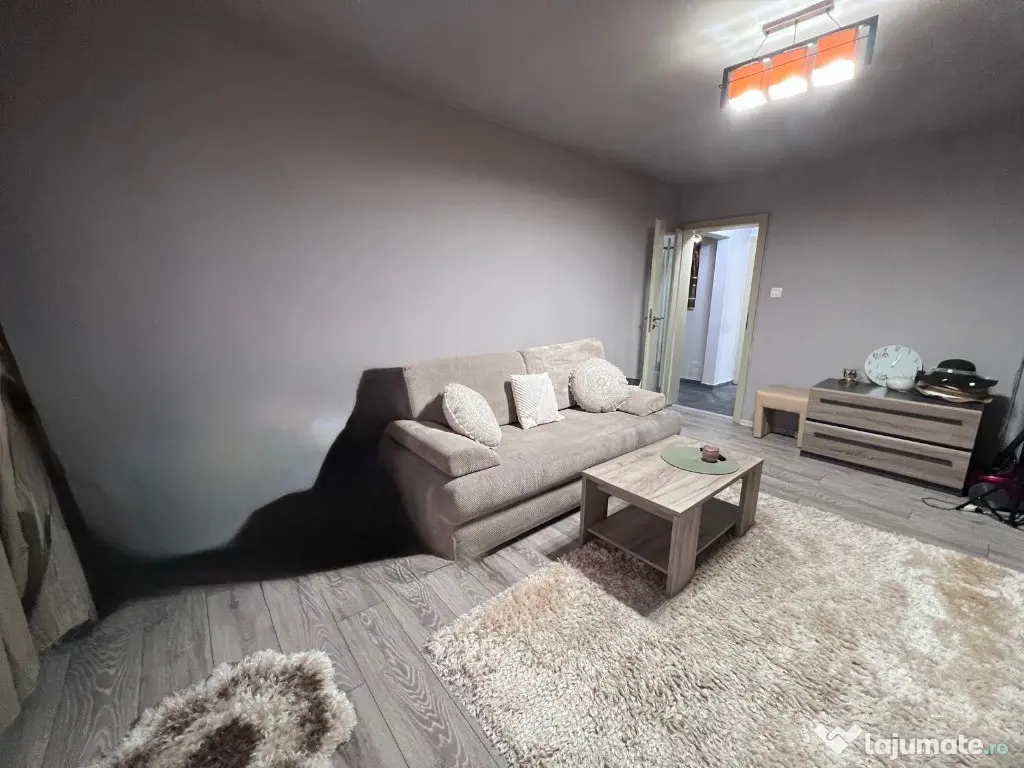 Apartament 2 camere,decomandat,zona Lido-Casa de pensii 