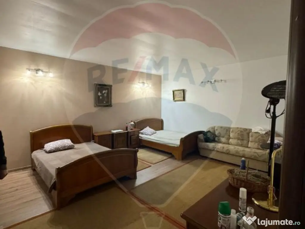 Casă / Vilă cu 7 camere de vânzare