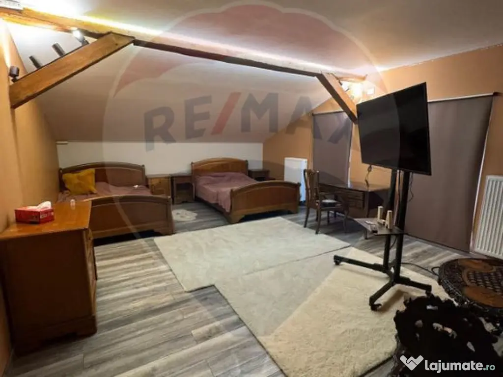 Casă / Vilă cu 7 camere de vânzare