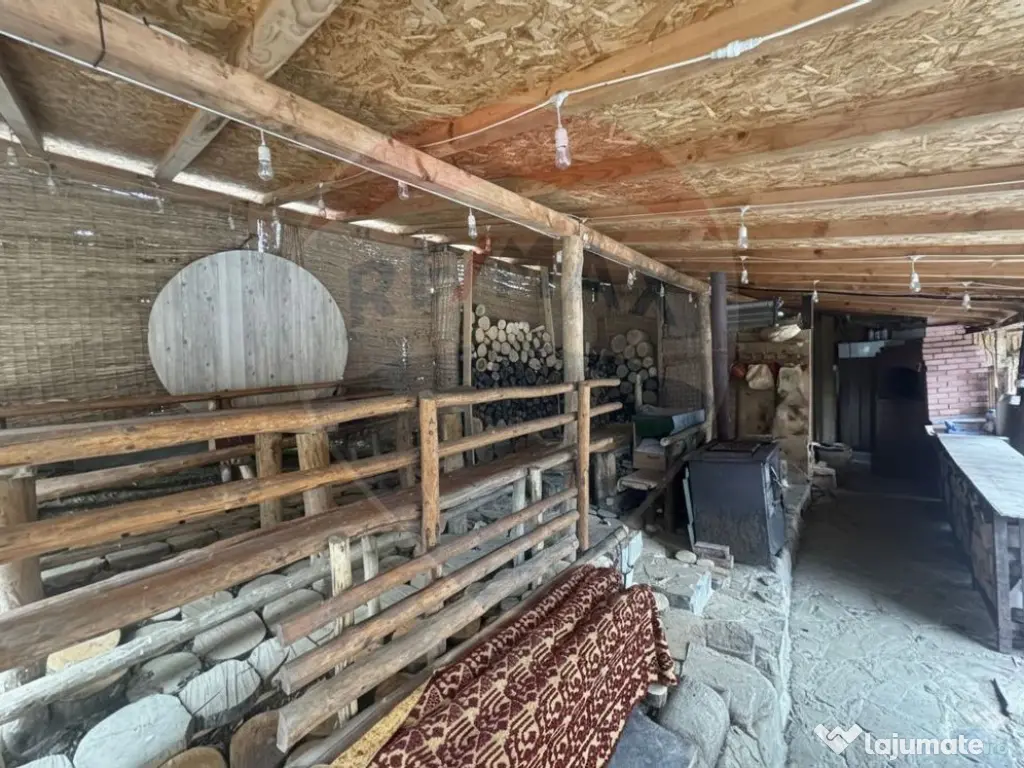 Casă / Vilă cu 7 camere de vânzare