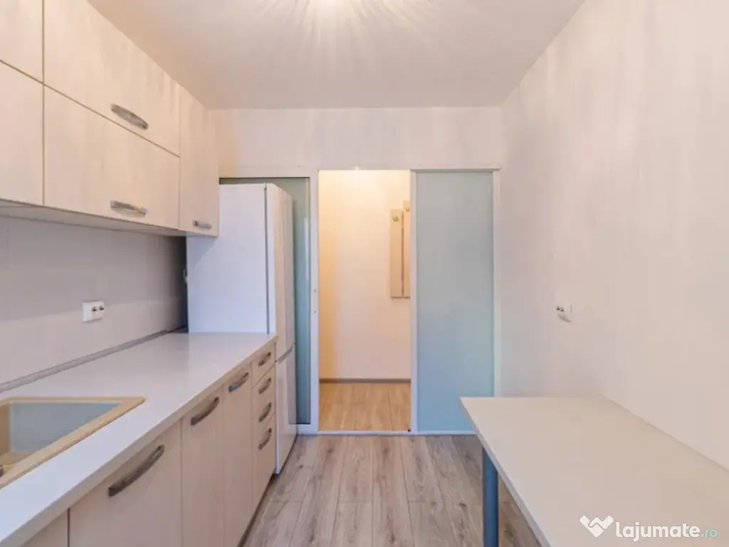 Apartament 2 camere, semidecomandat - zona Astra 