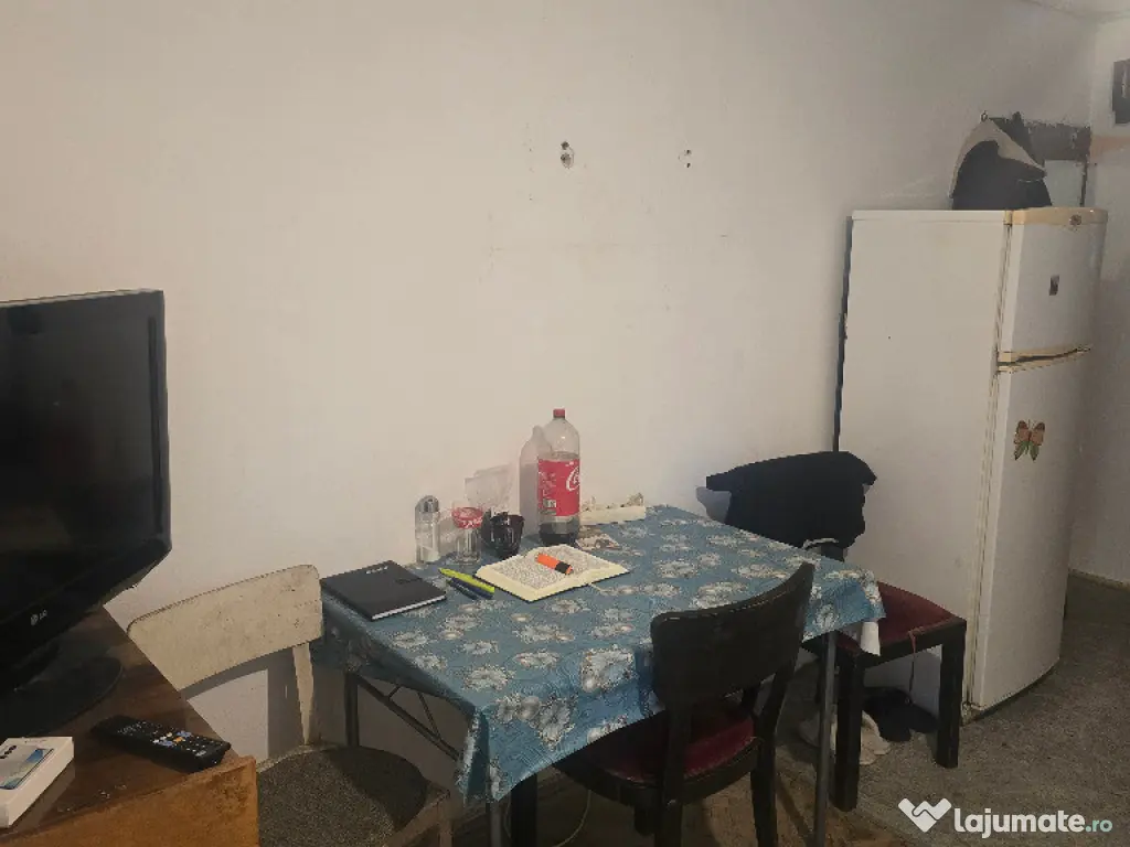 Vand garsoniera in Deva, zona Dacia, etaj 1, mobilata 