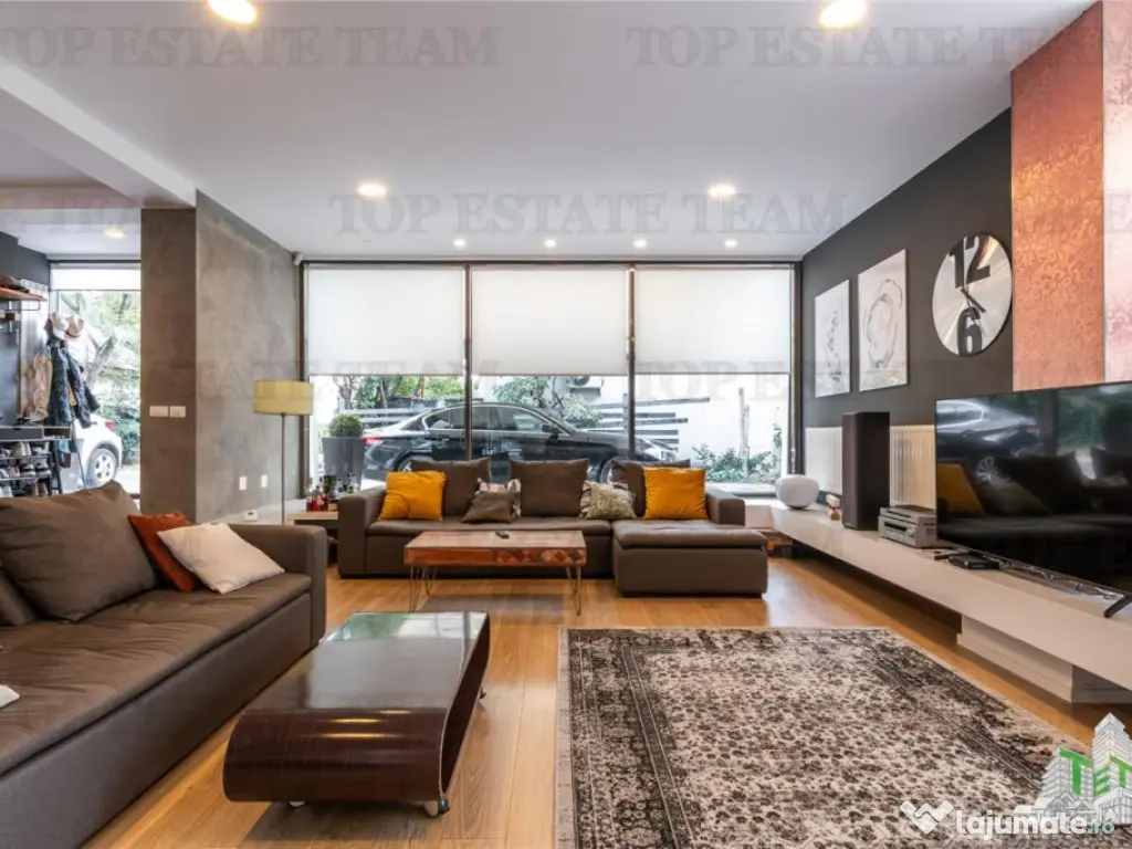 Vila premium cu 7 camere, piscina privata si terasa de 90 mp 