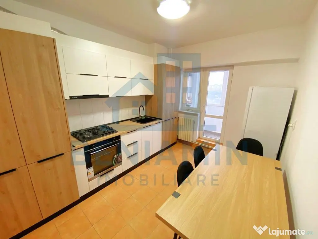 Apartament 3 camere decomandat ultracentral vizavi de Uni...