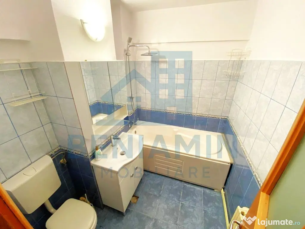 Apartament 3 camere decomandat ultracentral vizavi de Uni...