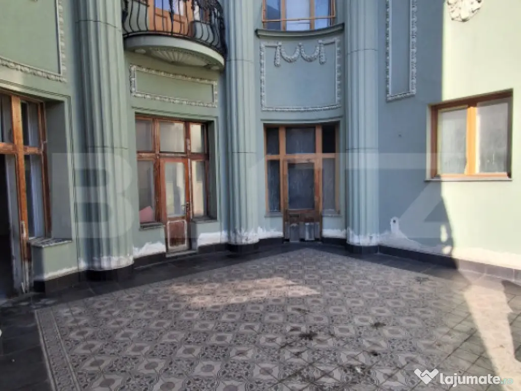 Spațiu comercial 160 mp + terasă 40 mp, lângă Piața Sfa 