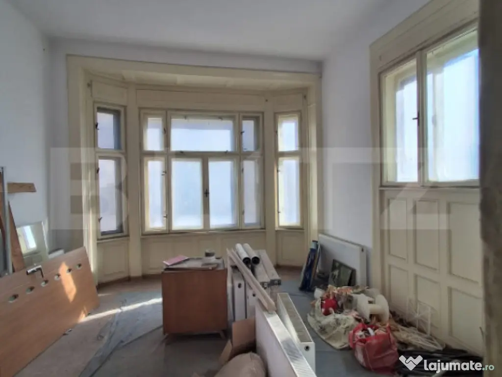 Spațiu comercial 160 mp + terasă 40 mp, lângă Piața Sfa 